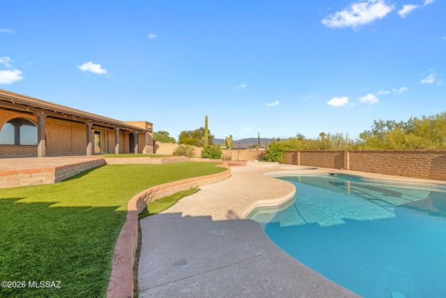 3770 N Knollwood Circle, Tucson, AZ 85750