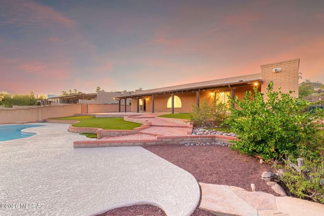3770 N Knollwood Circle, Tucson, AZ 85750