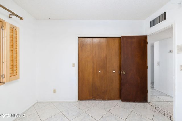 3770 N Knollwood Circle, Tucson, AZ 85750