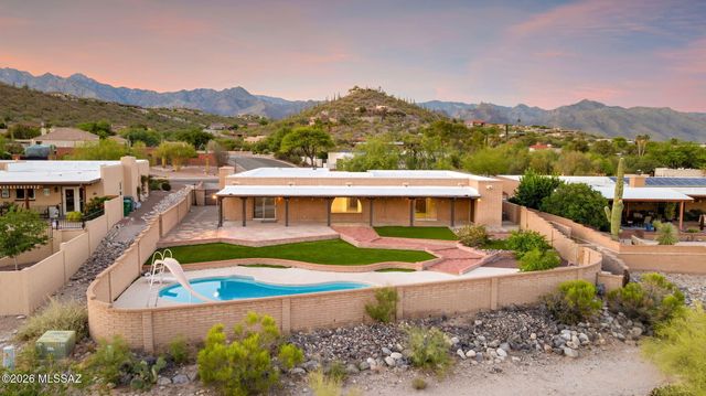 3770 N Knollwood Circle, Tucson, AZ 85750