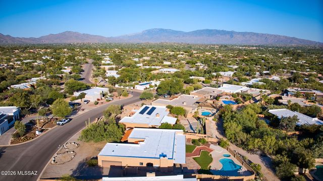 3770 N Knollwood Circle, Tucson, AZ 85750