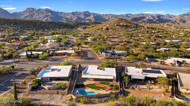 3770 N Knollwood Circle, Tucson, AZ 85750