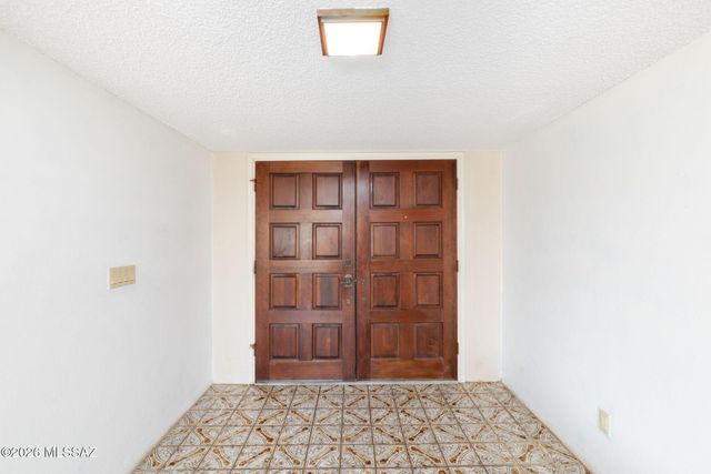 3770 N Knollwood Circle, Tucson, AZ 85750