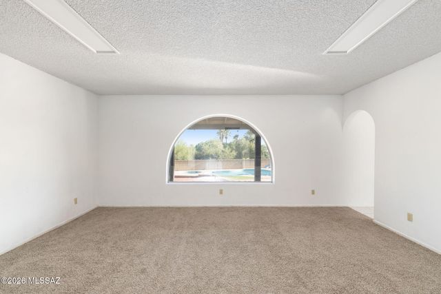 3770 N Knollwood Circle, Tucson, AZ 85750