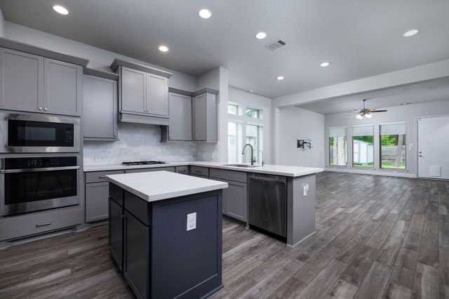 17155 Crimson Crest Drive, Conroe, TX 77302