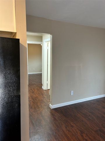 1037 E Tucker Street 102, Fort Worth, TX 76104