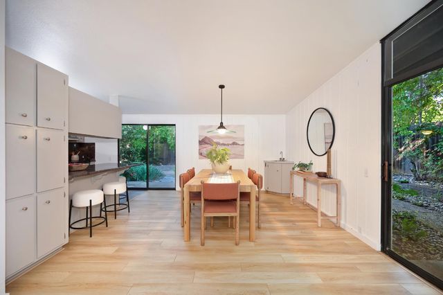 2028 Clearfield Way, Carmichael, CA 95608