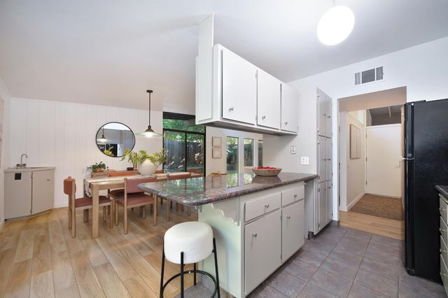 2028 Clearfield Way, Carmichael, CA 95608