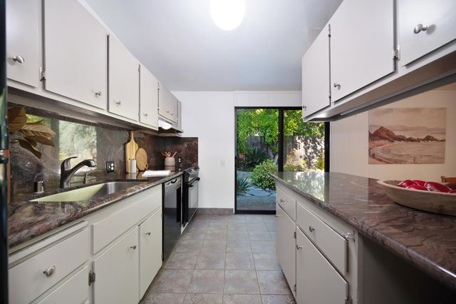 2028 Clearfield Way, Carmichael, CA 95608