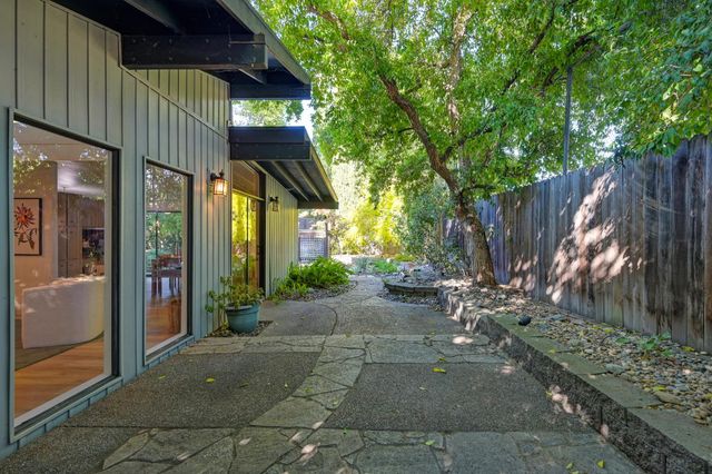 2028 Clearfield Way, Carmichael, CA 95608