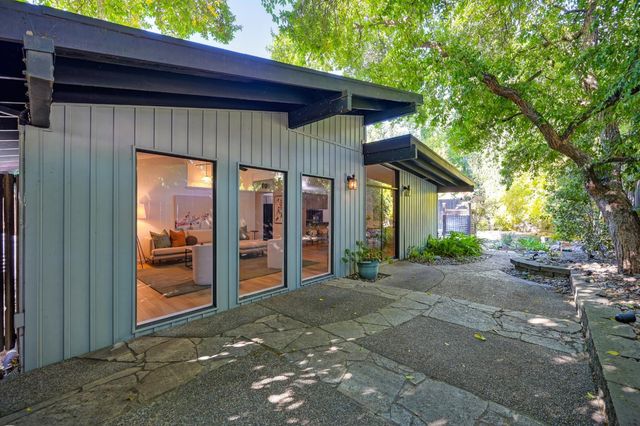 2028 Clearfield Way, Carmichael, CA 95608