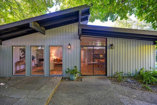 2028 Clearfield Way, Carmichael, CA 95608