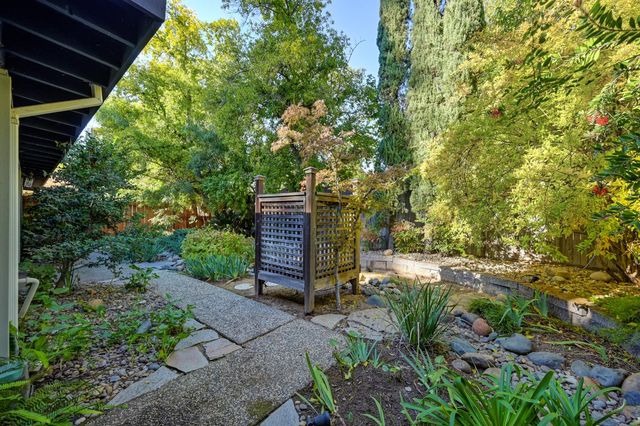 2028 Clearfield Way, Carmichael, CA 95608