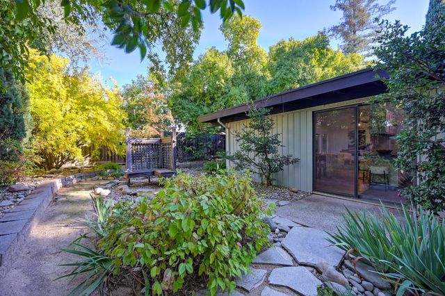 2028 Clearfield Way, Carmichael, CA 95608