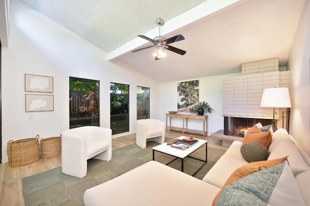 2028 Clearfield Way, Carmichael, CA 95608