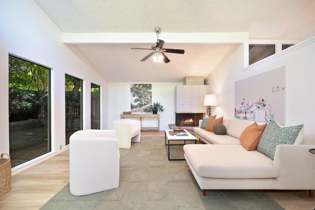 2028 Clearfield Way, Carmichael, CA 95608