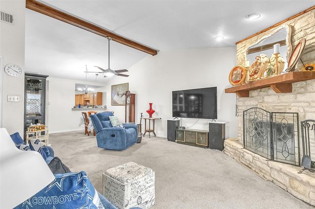 33 Oaks PL, Lago Vista, TX 78645