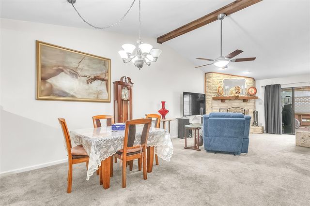 33 Oaks PL, Lago Vista, TX 78645