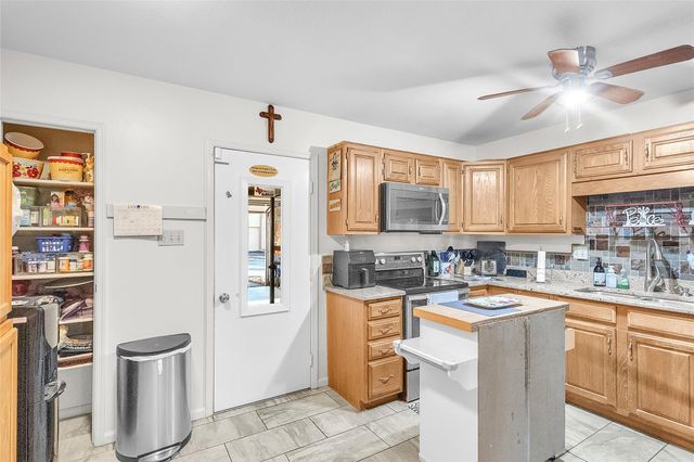 33 Oaks PL, Lago Vista, TX 78645