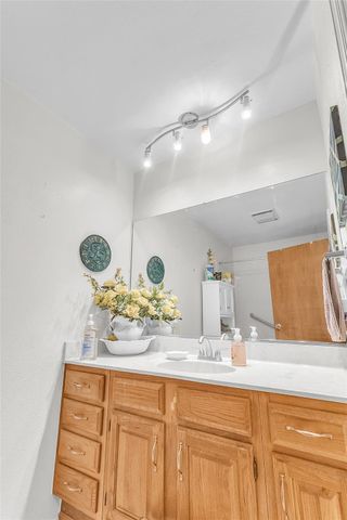 33 Oaks PL, Lago Vista, TX 78645