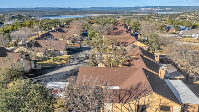 33 Oaks PL, Lago Vista, TX 78645