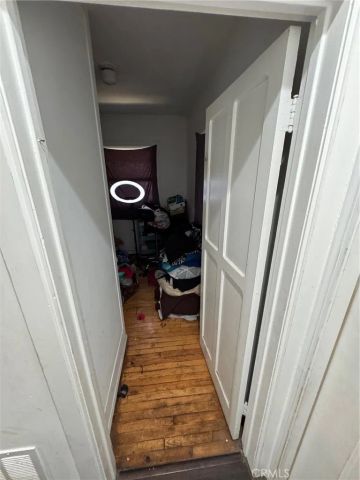 1566 Rollins, Los Angeles, CA 90063