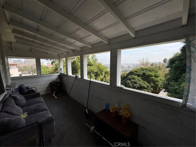 1566 Rollins, Los Angeles, CA 90063