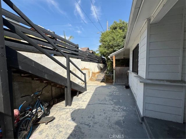 1566 Rollins, Los Angeles, CA 90063