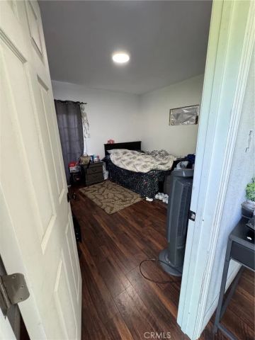 1566 Rollins, Los Angeles, CA 90063