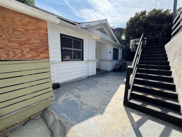 1566 Rollins, Los Angeles, CA 90063