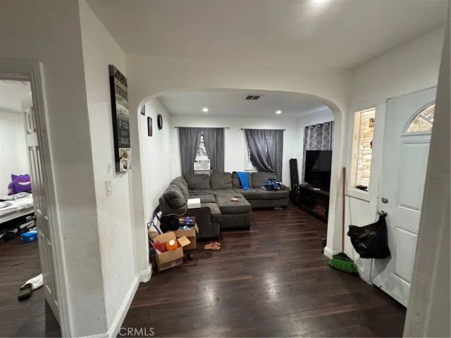 1566 Rollins, Los Angeles, CA 90063
