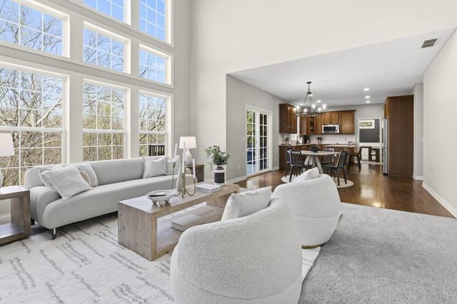 3203 Mccammon Chase Drive, Lewis Center, OH 43035