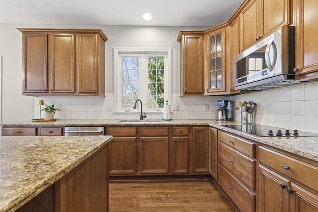 3203 Mccammon Chase Drive, Lewis Center, OH 43035
