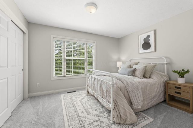 3203 Mccammon Chase Drive, Lewis Center, OH 43035