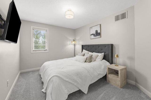 3203 Mccammon Chase Drive, Lewis Center, OH 43035