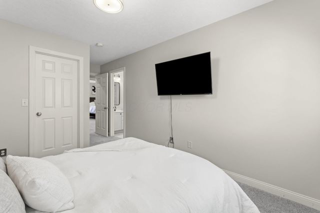 3203 Mccammon Chase Drive, Lewis Center, OH 43035
