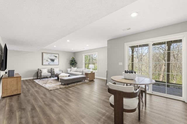 3203 Mccammon Chase Drive, Lewis Center, OH 43035