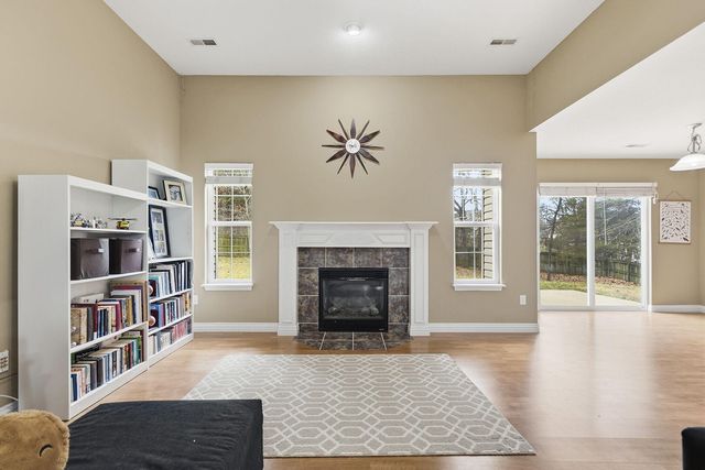 100 SEA EAGLE DR, Columbia, MO 65202