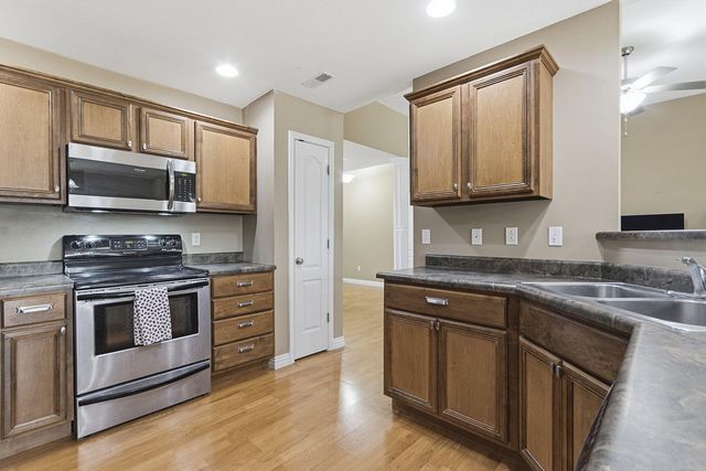 100 SEA EAGLE DR, Columbia, MO 65202