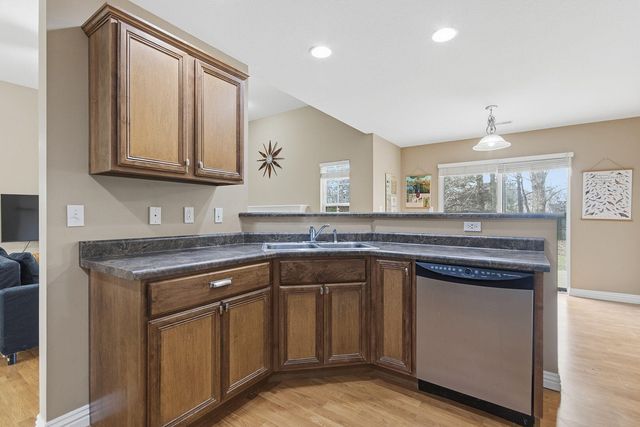 100 SEA EAGLE DR, Columbia, MO 65202