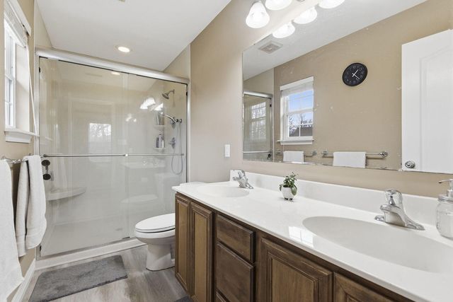 100 SEA EAGLE DR, Columbia, MO 65202