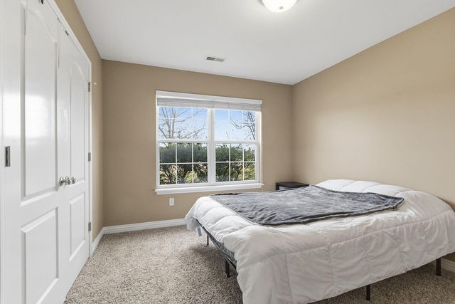 100 SEA EAGLE DR, Columbia, MO 65202