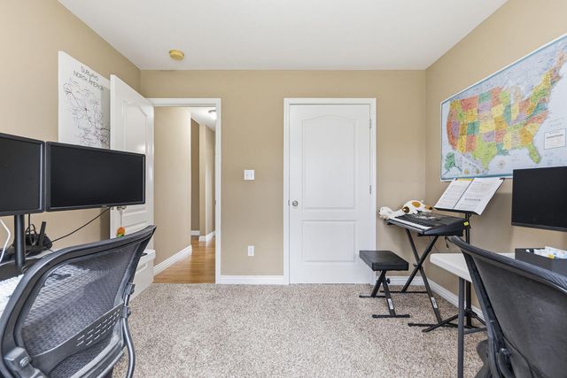 100 SEA EAGLE DR, Columbia, MO 65202