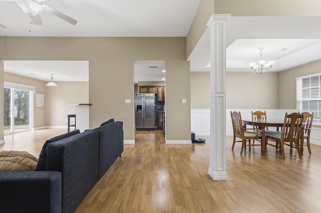 100 SEA EAGLE DR, Columbia, MO 65202