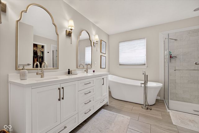7 E Wisteria Way, Westfield, IN 46074
