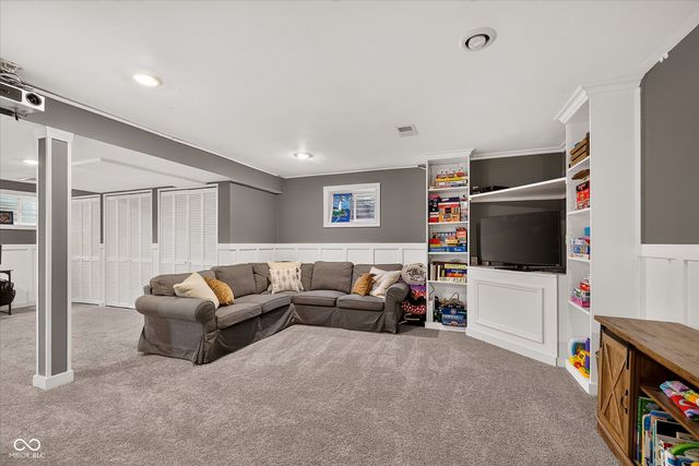 7 E Wisteria Way, Westfield, IN 46074