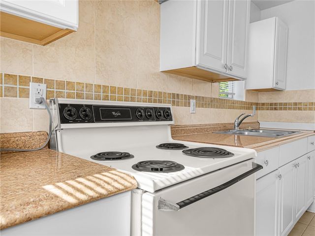 434 E TILLMAN AVENUE, Lake Wales, FL 33853