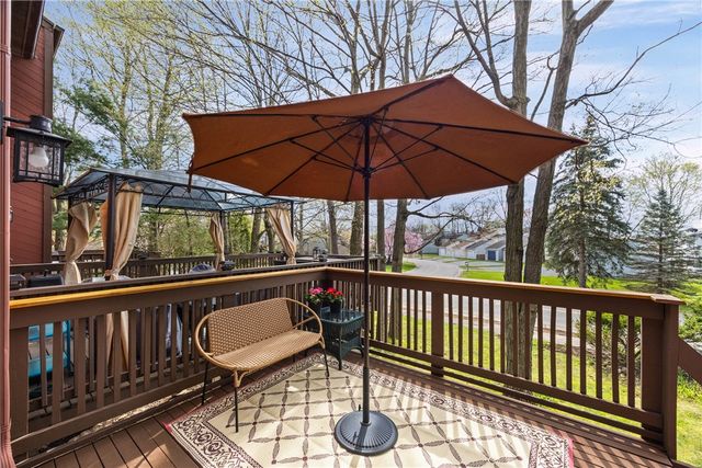 26 Broxbourne Drive, Perinton, NY 14450