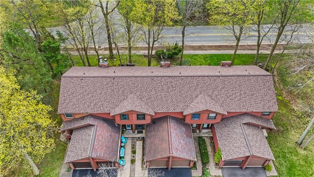 26 Broxbourne Drive, Perinton, NY 14450