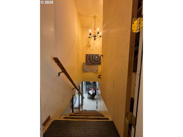 845 E 1ST St, Coquille, OR 97423